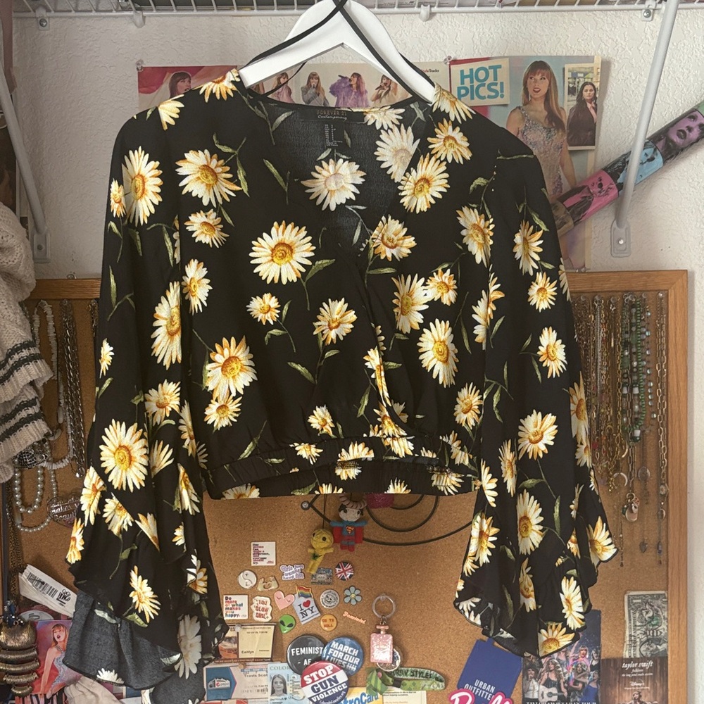 Forever 21 Black and White Floral Blouse
